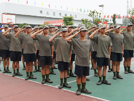 全封闭军事化管理